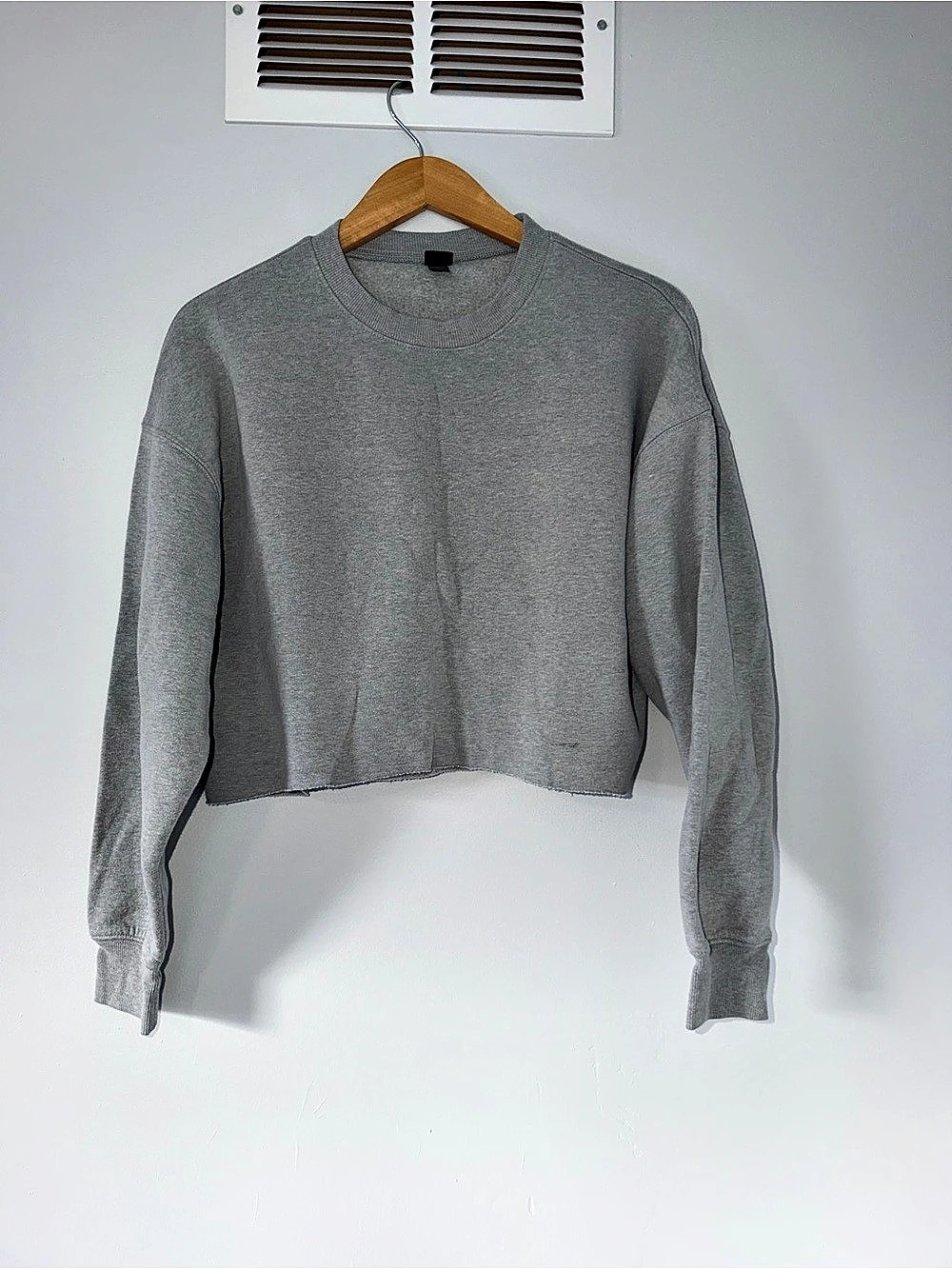 Wild fable Gray Cropped Crewneck Sweatshirt Gray Medium